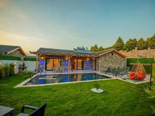 Ege & Yigit & Yagiz - Happy Villalari *