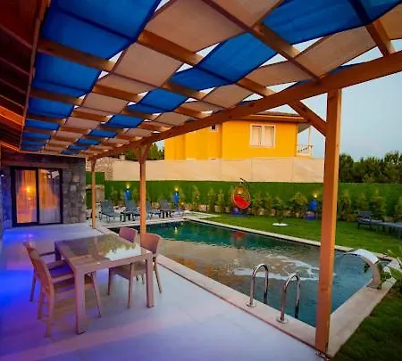 Ege & Yigit & Yagiz - Happy Villalari Βίλα *