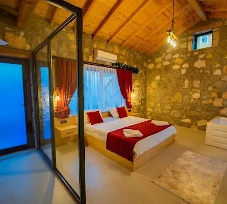 Ege & Yigit & Yagiz - Happy Villalari Φετιγιέ