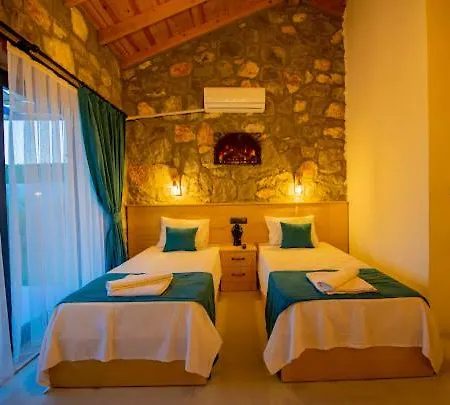 Ege & Yigit & Yagiz - Happy Villalari * Φετιγιέ