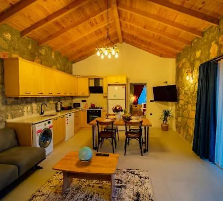 Ege & Yigit & Yagiz - Happy Villalari فتحية